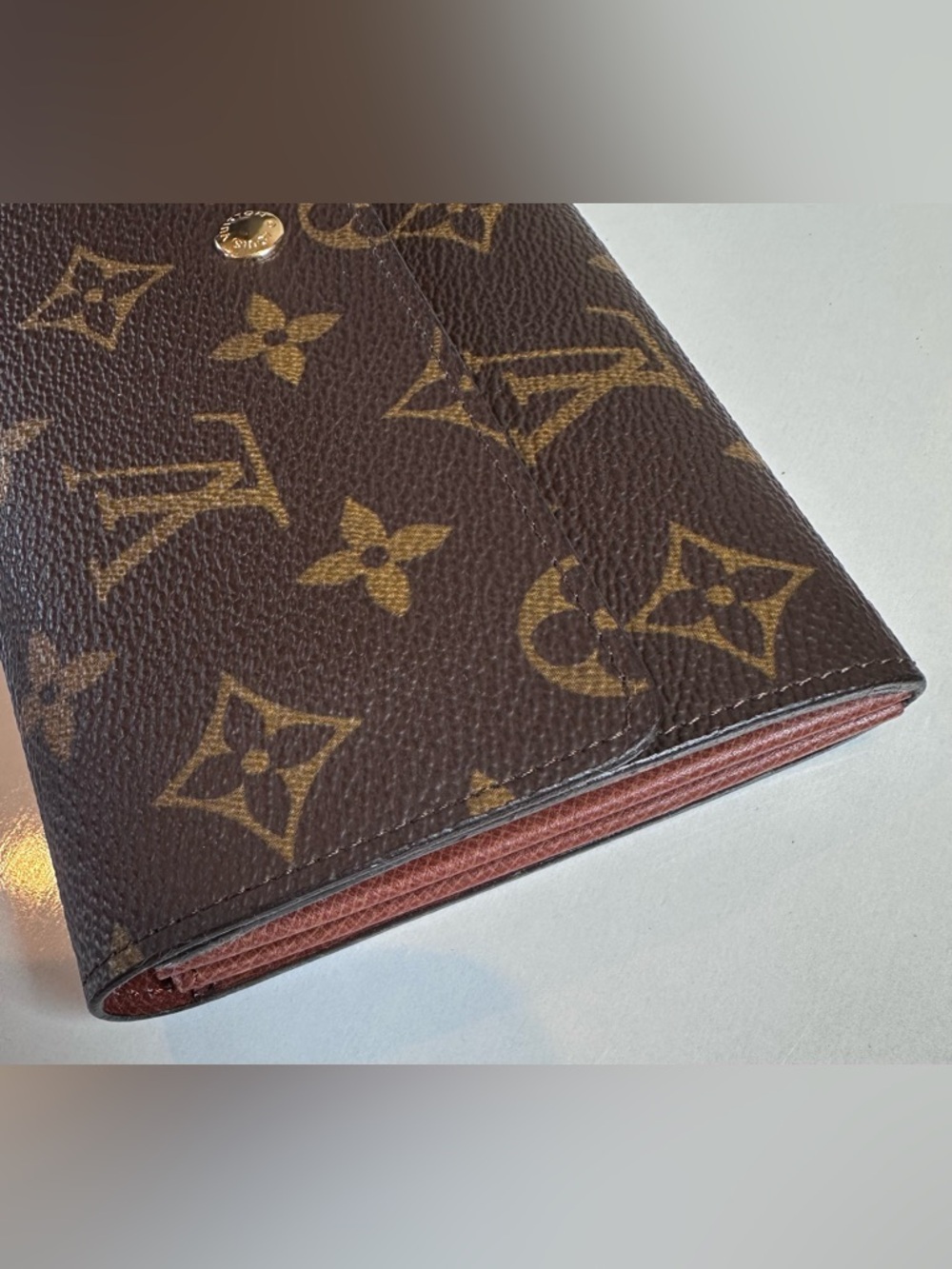 Louis Vuitton Monogram Canvas
Sarah Wallet - Picture 4 of 12
